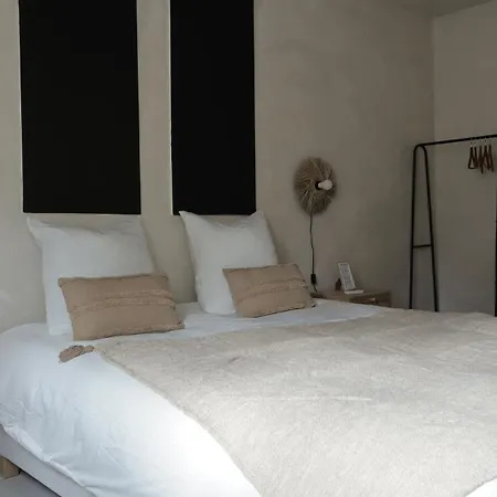 Sept, Un Ecrin En Centre-ville * Creil